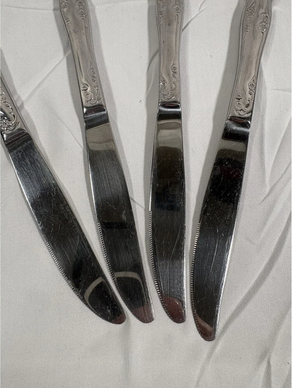 Oneida AZALEA Stainless Floral Glossy Dinner Knives Solid Handle  Set Of 4